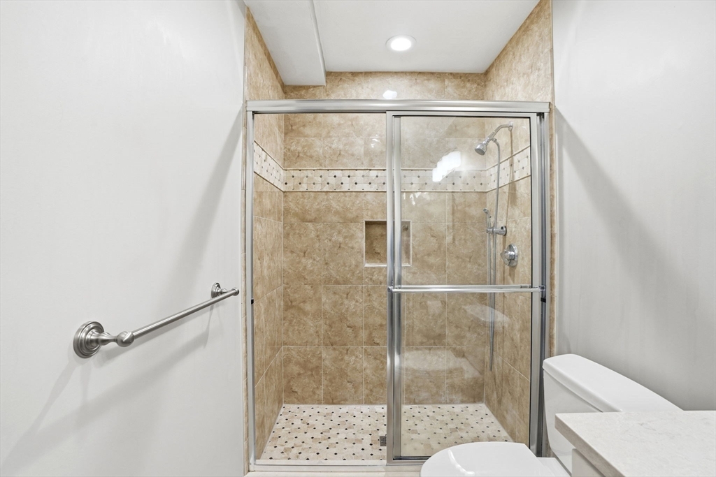 60 Lenox St #11, Norwood, MA Photo #18