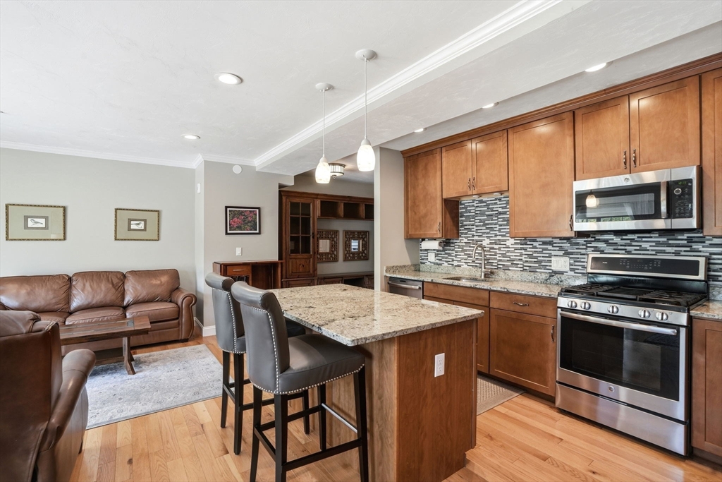 60 Lenox St #11, Norwood, MA Photo #6