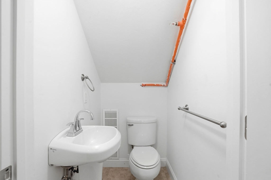 60 Lenox St #11, Norwood, MA Photo #31