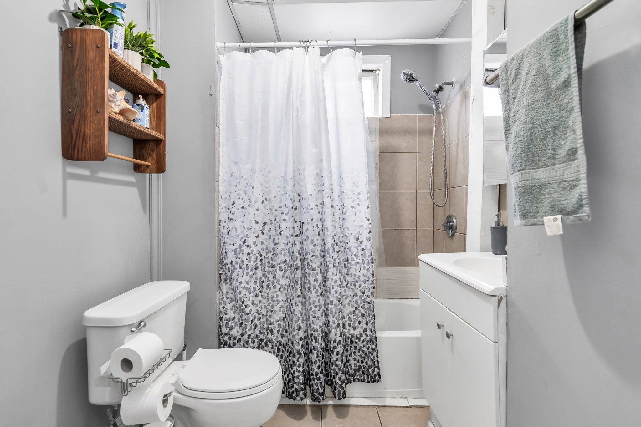 19 Oregon AVE, Lawrence, MA, 19 Oregon AVE, Lawrence, MA Photo #7