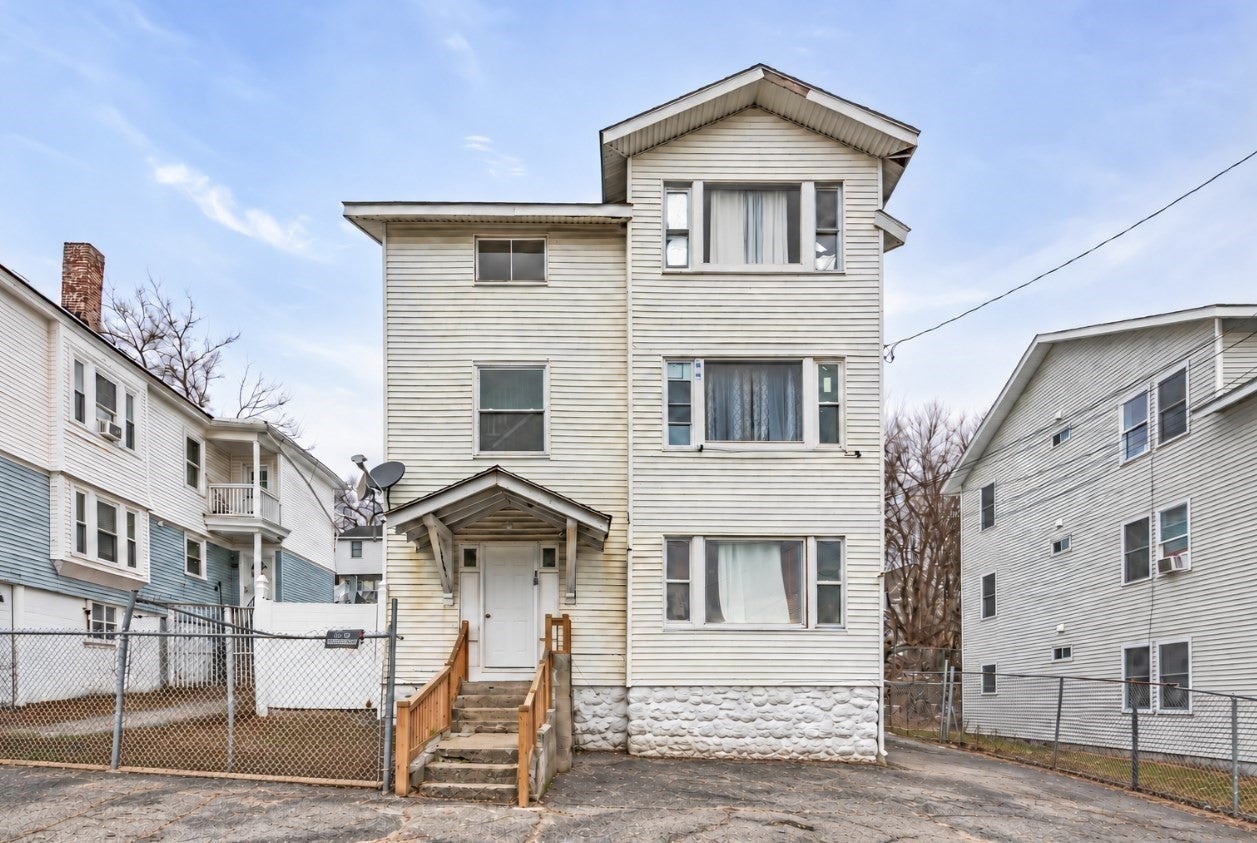 Photo of 19 Oregon AVE, Lawrence, MA