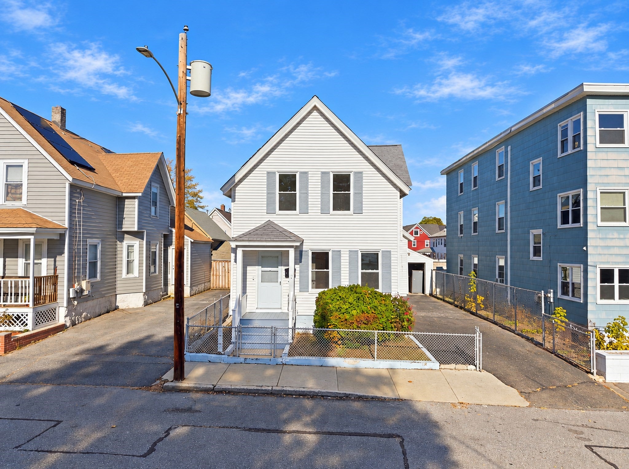 Photo of 199 Mount Hope St, Lowell, MA
