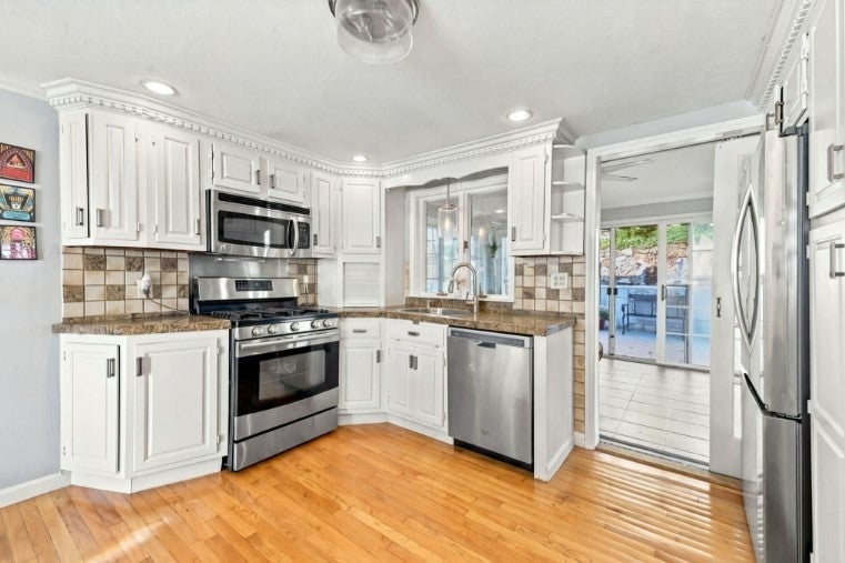 559 Main St, Watertown, MA, 559 Main St, Watertown, MA Photo #8