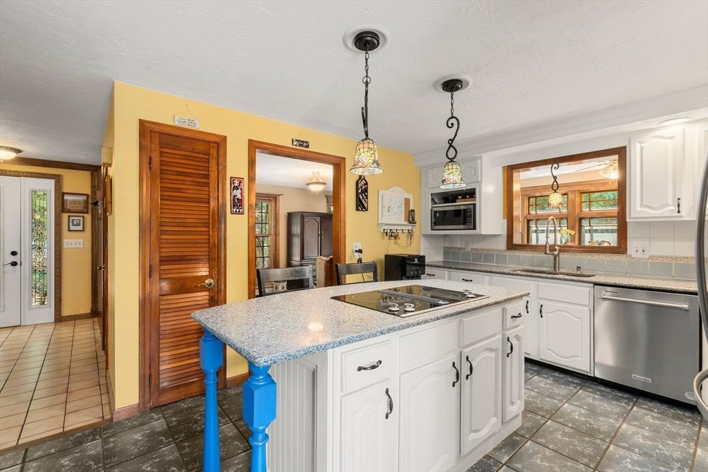 14 Woodview Dr, Lakeville, MA, 14 Woodview Dr, Lakeville, MA Photo #7