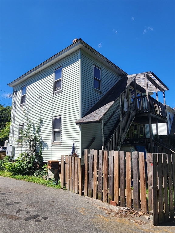 15 Davis St
