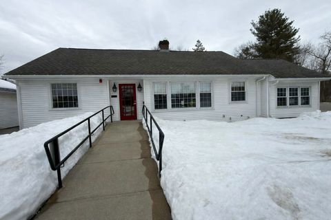 Photo of 1565 Lakeview Avenue, Dracut, MA 01826 (MLS # 73483375)