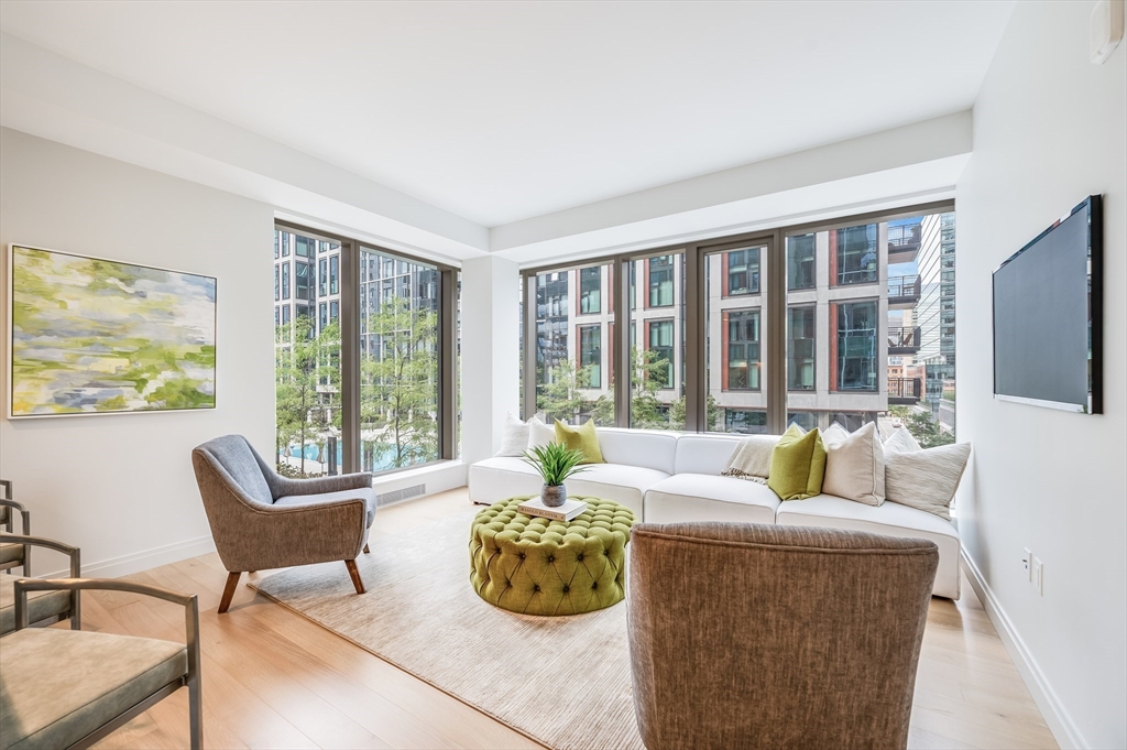 135 Seaport Blvd 807