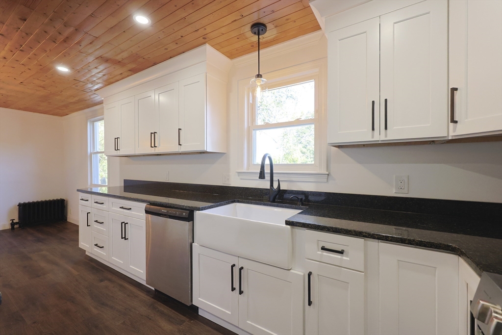 Bellingham, Massachusetts 02019, United States, 3 Bedrooms Bedrooms, ,2 BathroomsBathrooms,Residential,Active,250535