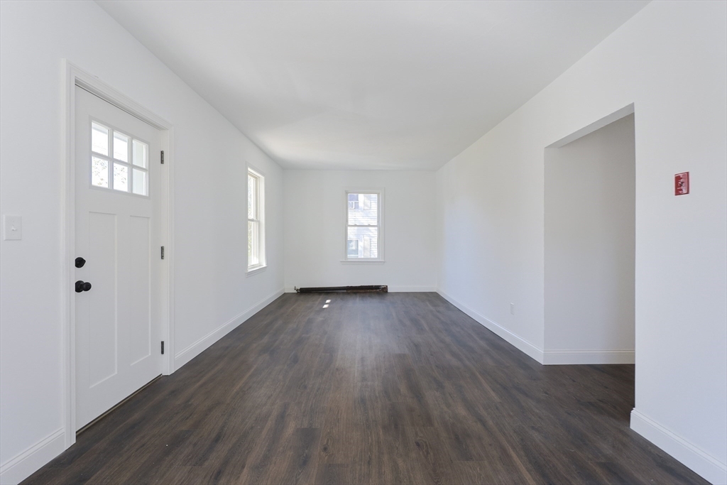 Bellingham, Massachusetts 02019, United States, 3 Bedrooms Bedrooms, ,2 BathroomsBathrooms,Residential,Active,250535