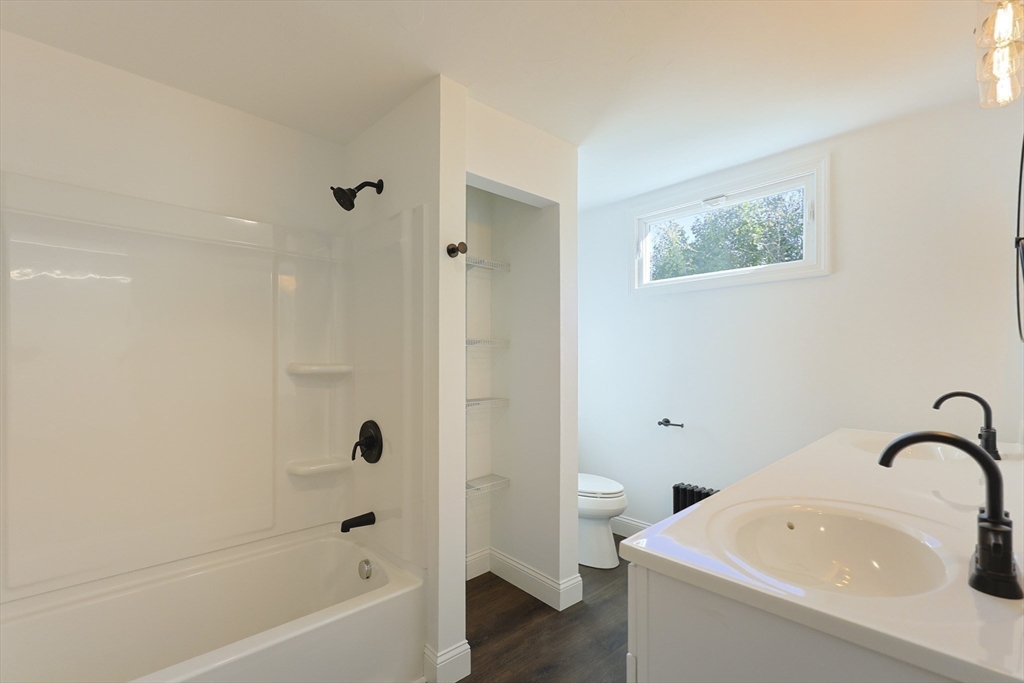 Bellingham, Massachusetts 02019, United States, 3 Bedrooms Bedrooms, ,2 BathroomsBathrooms,Residential,Active,250535