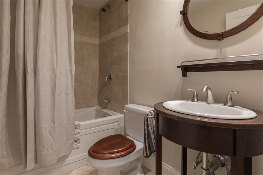 3 Leeds St #1, Boston, MA Photo #7