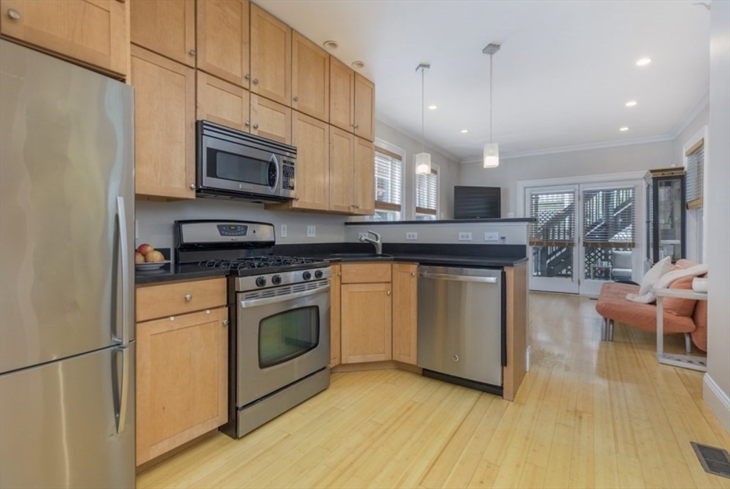 3 Leeds St #1, Boston, MA Photo #2