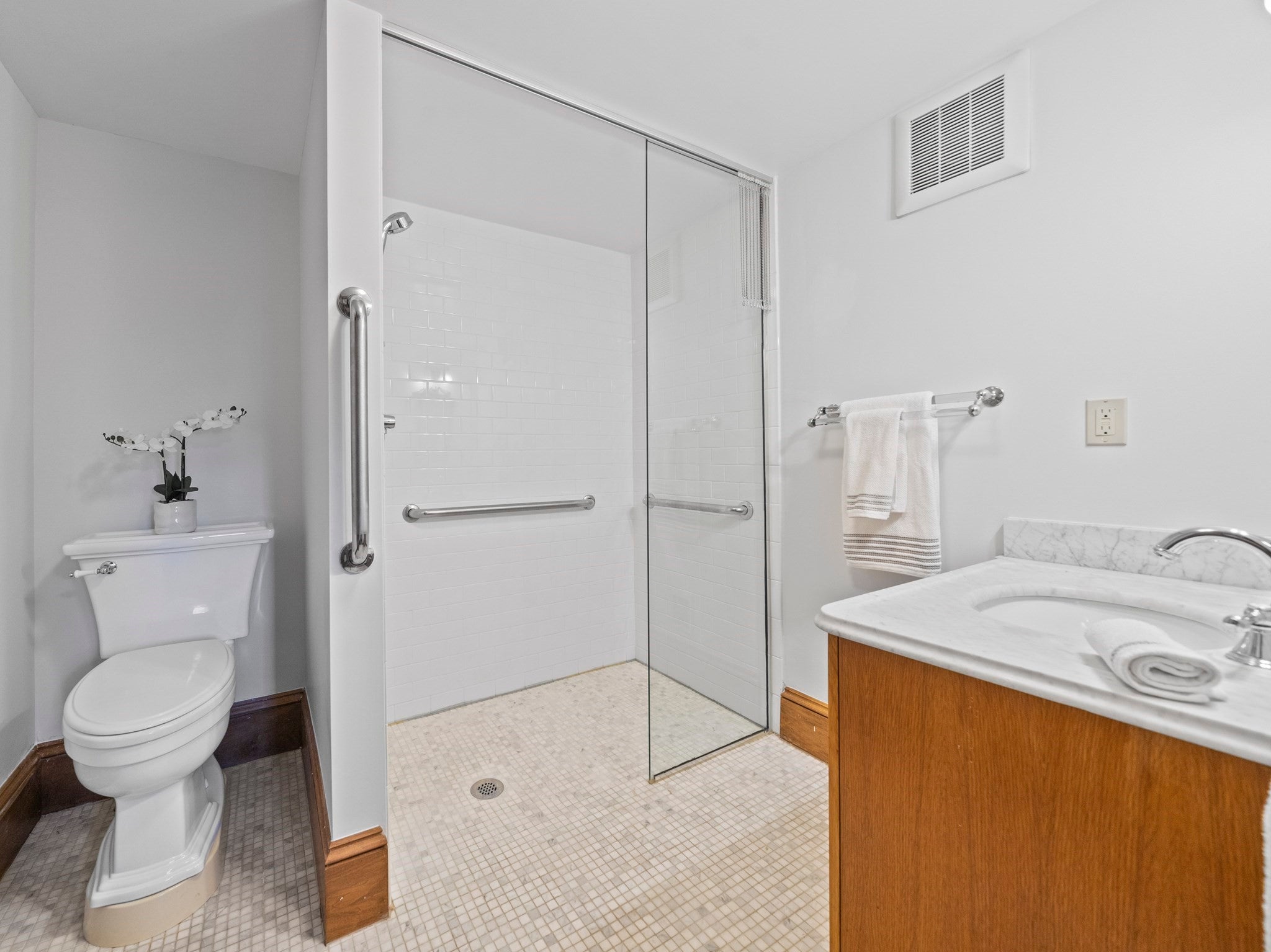945 Beacon Street, Newton, MA, 945 Beacon Street, Newton, MA Photo #19