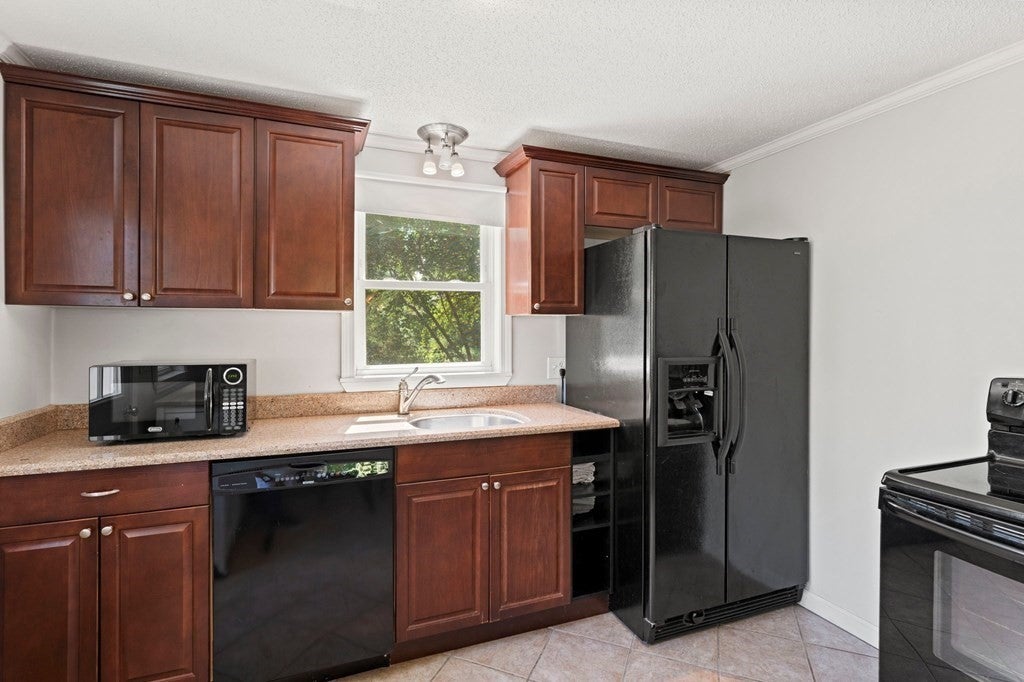 78 Laurie Ave, South Hadley, MA Photo #15