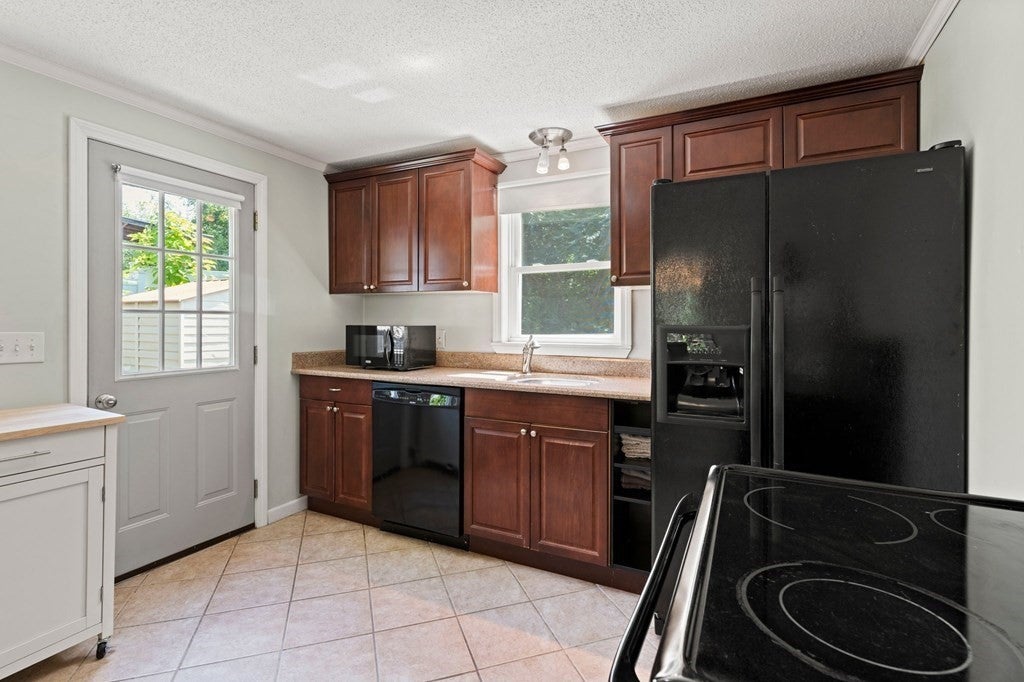 78 Laurie Ave, South Hadley, MA Photo #16