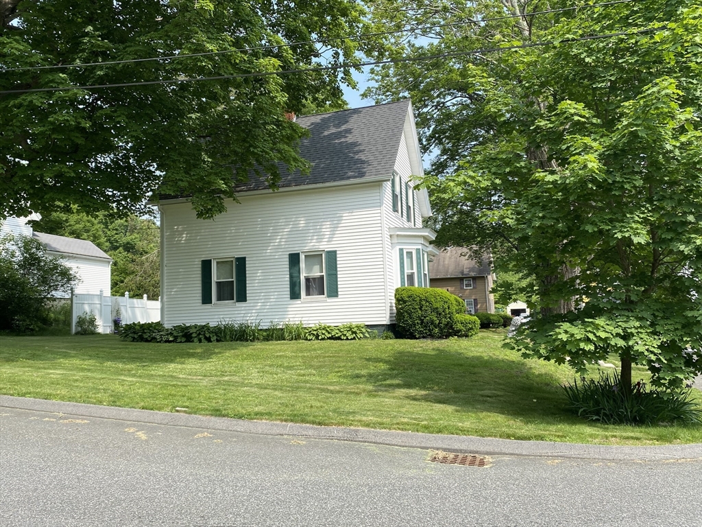 56 Moore Ave