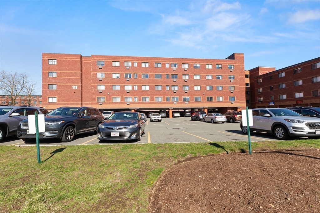 111 Foster Street B315