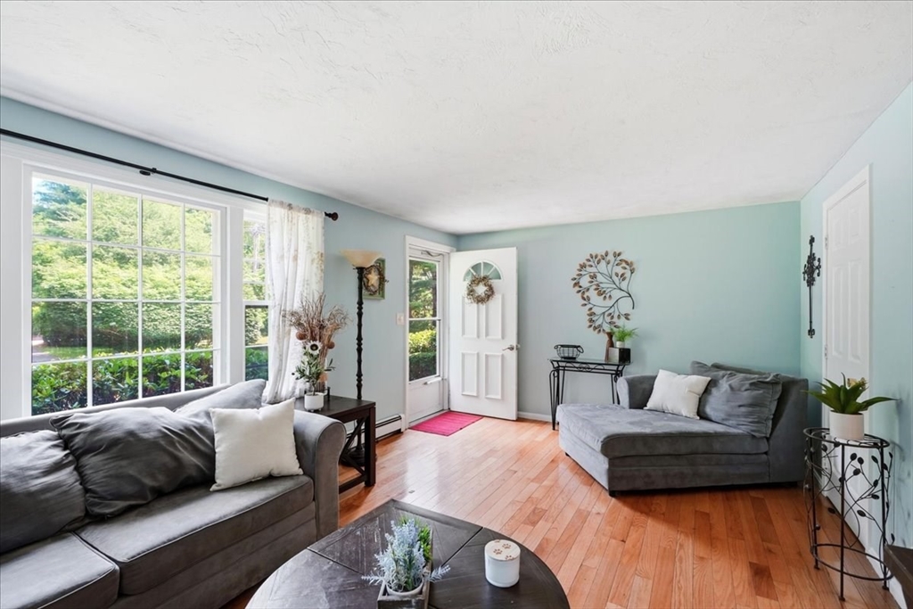 30 Bartlett St 30