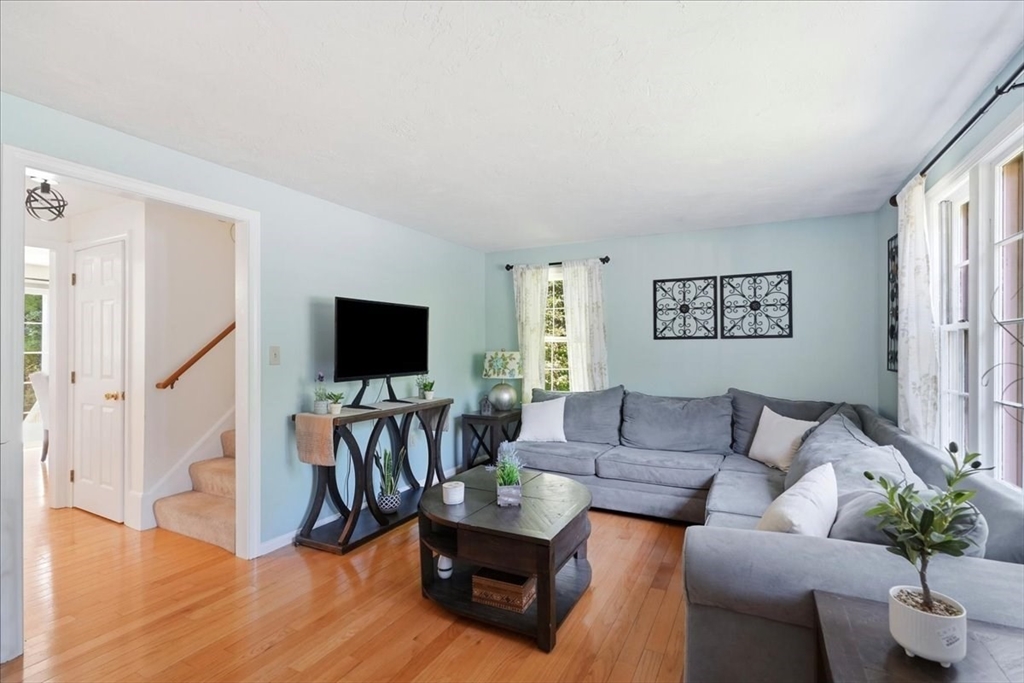 30 Bartlett St 30