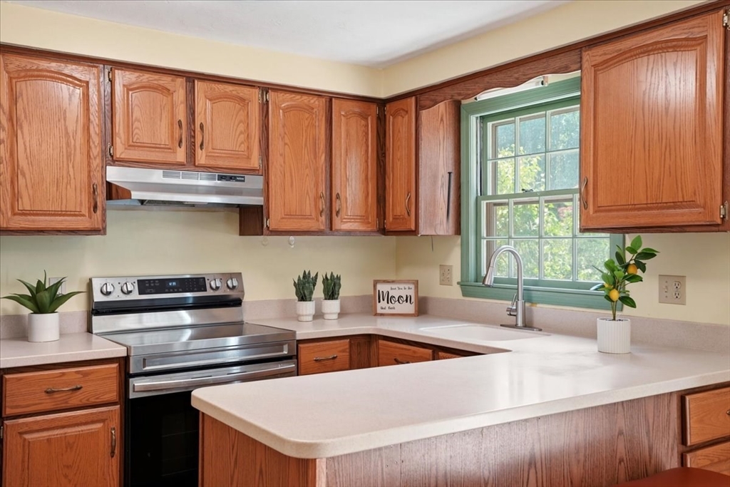 30 Bartlett St 30