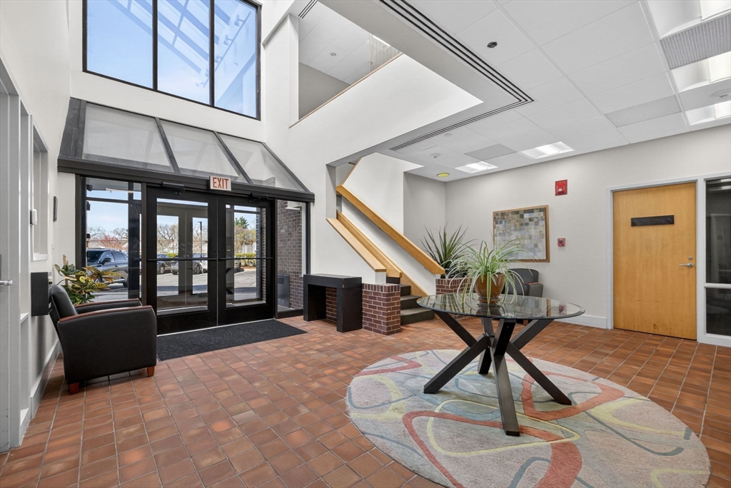 450 Lexington St 204