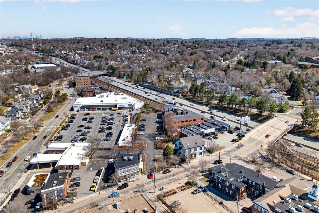 450 Lexington St 204