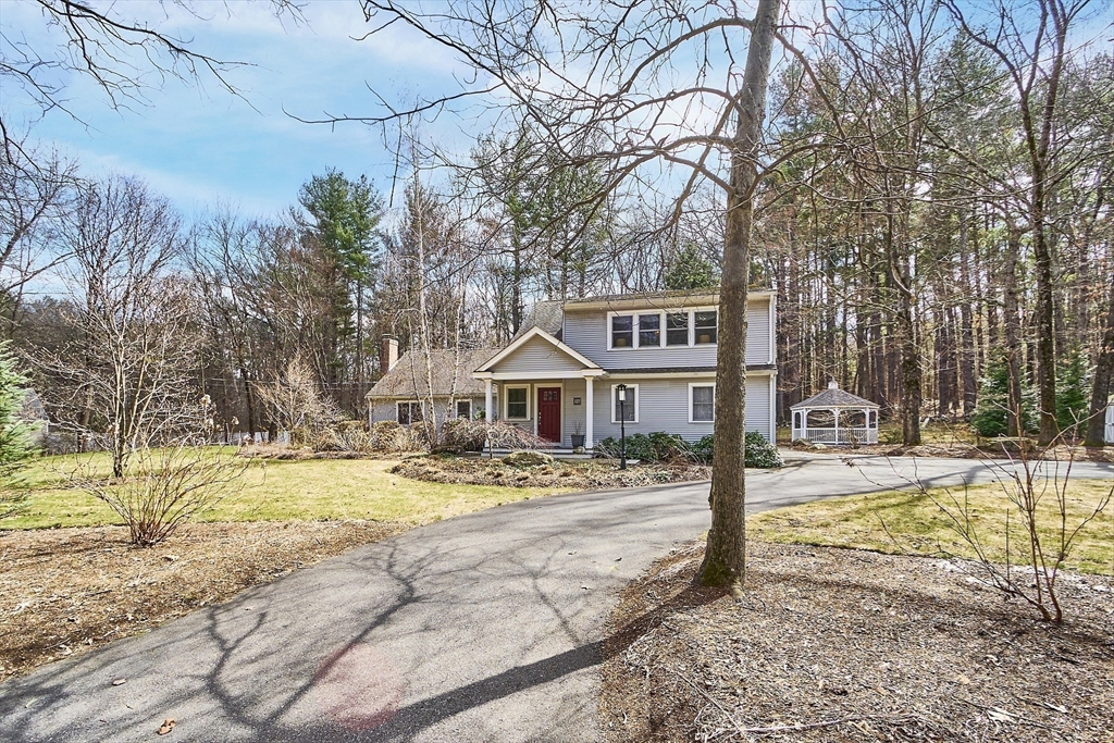 127 Spectacle Pond Rd