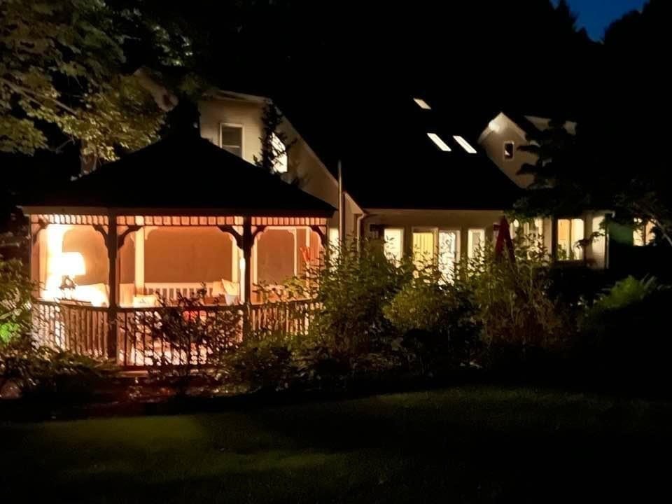 127 Spectacle Pond Rd
