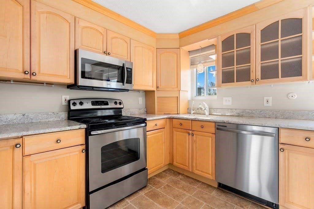 47 Mystic St 3F
