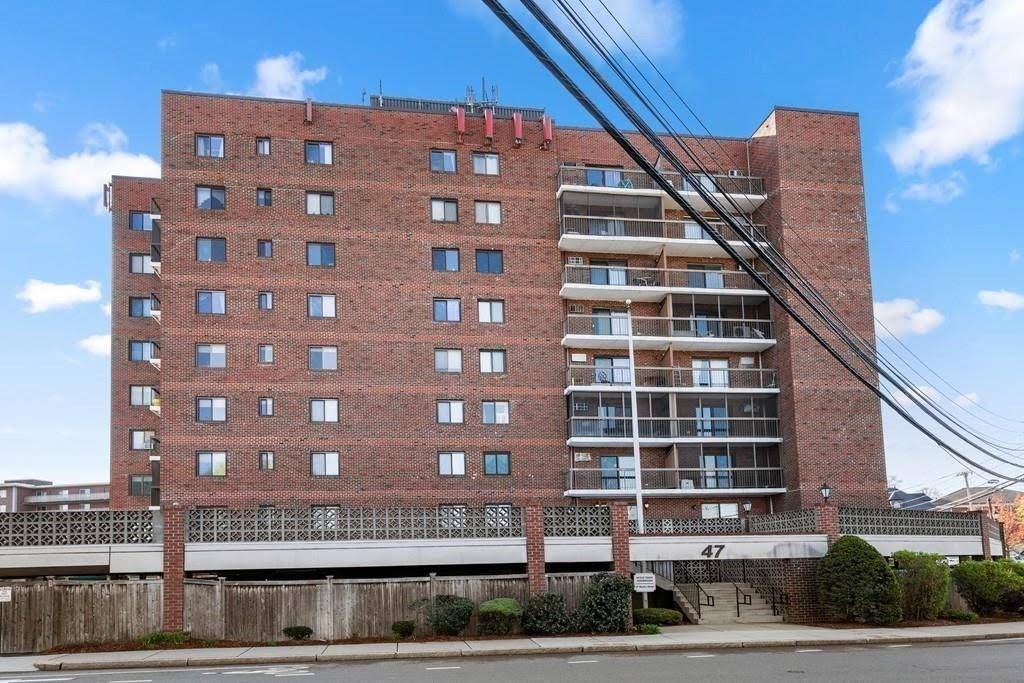 47 Mystic St 3F