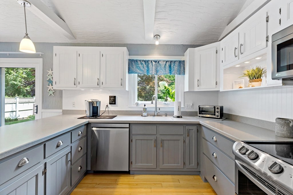 3 Mcnamara Ave, Yarmouth, MA Photo #16