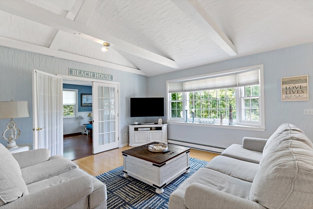 3 Mcnamara Ave, Yarmouth, MA Photo #6