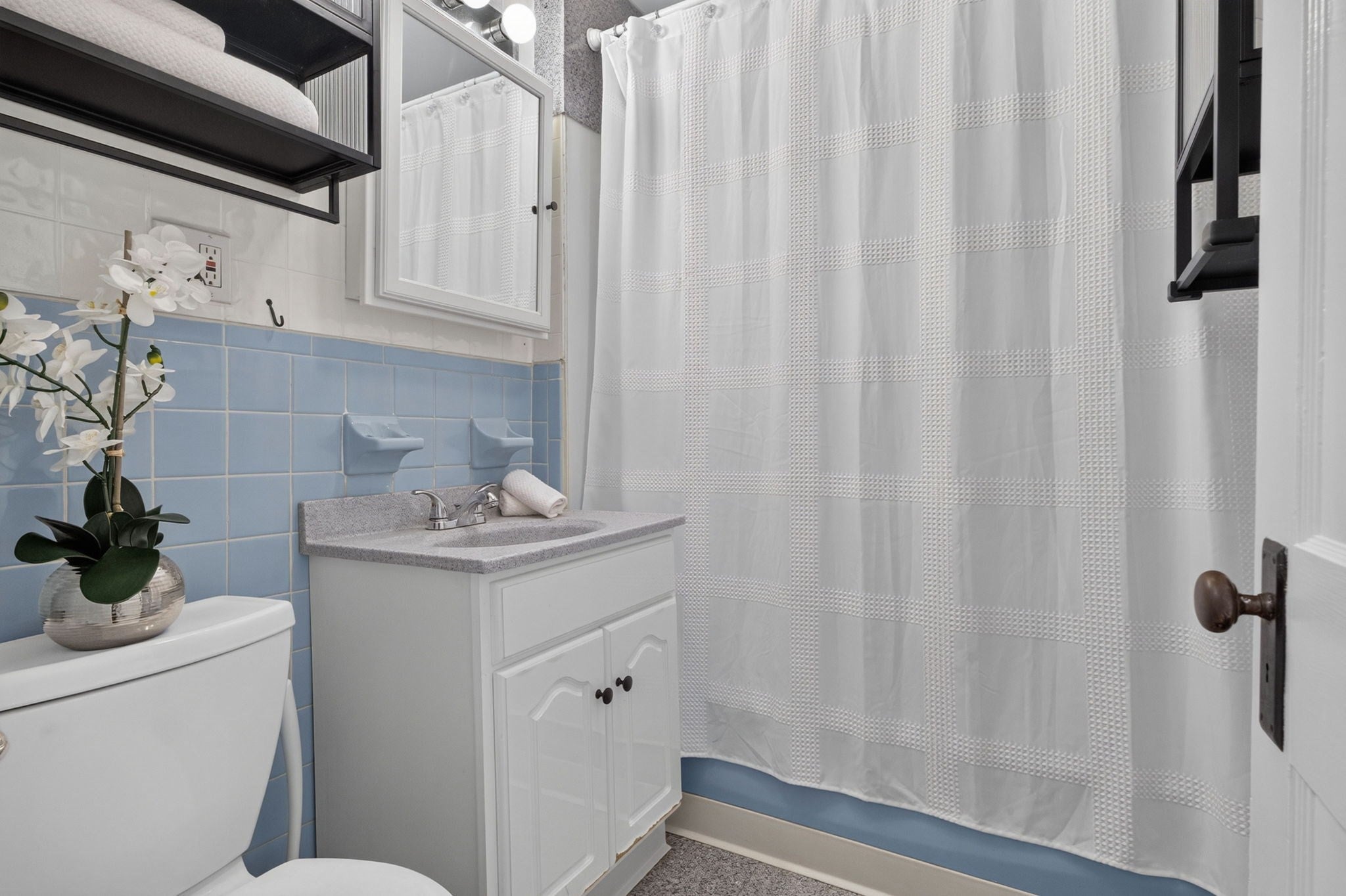 106-108 Rossmore Rd #1, Boston, MA Photo #17