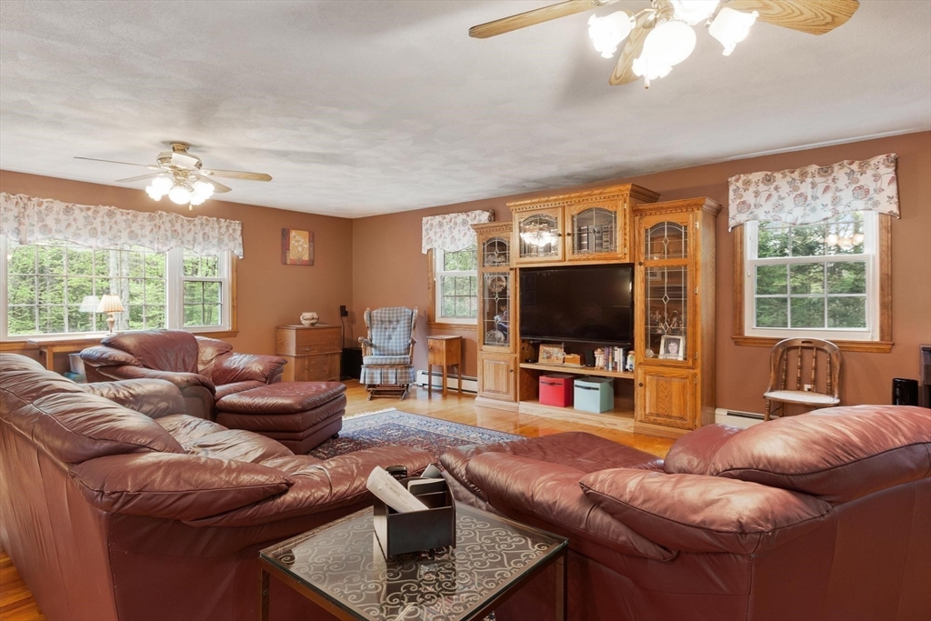 213 Mason Rd, Townsend, MA Photo #20