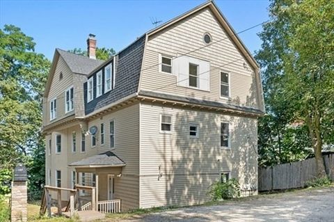 Photo of 139 Lincoln St, Worcester, MA 01605 (MLS # 73481802)