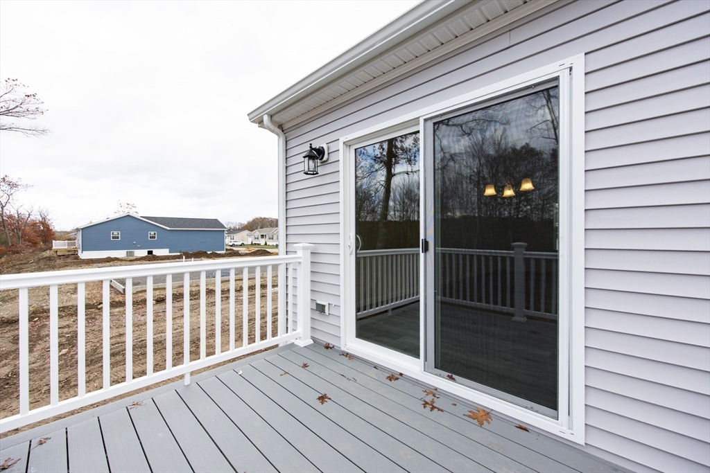 North Attleboro, Massachusetts 02760, United States, 2 Bedrooms Bedrooms, ,2 BathroomsBathrooms,Residential,Active,167122