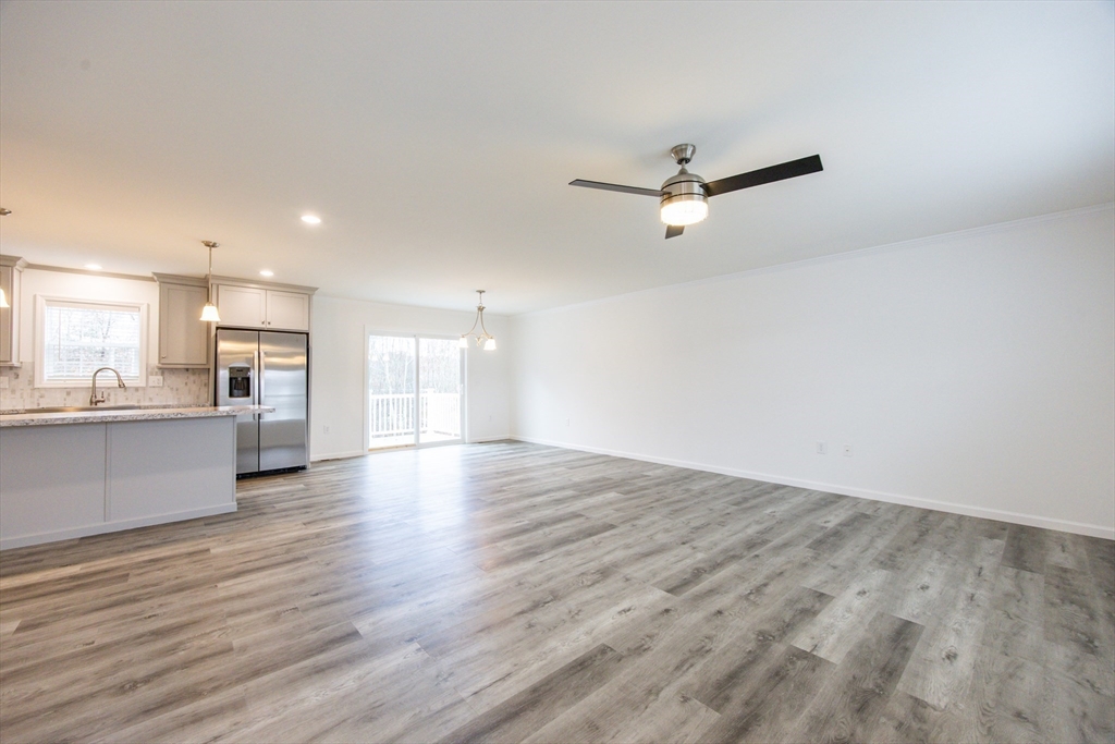 North Attleboro, Massachusetts 02760, United States, 2 Bedrooms Bedrooms, ,2 BathroomsBathrooms,Residential,Active,167122