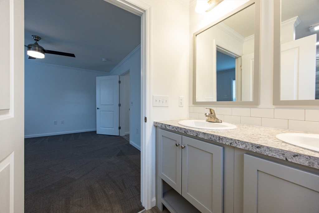 North Attleboro, Massachusetts 02760, United States, 2 Bedrooms Bedrooms, ,2 BathroomsBathrooms,Residential,Active,167122