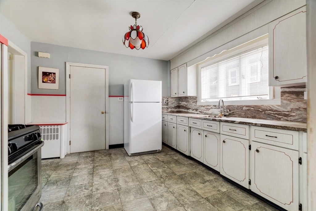 27 Pitcher Ave
