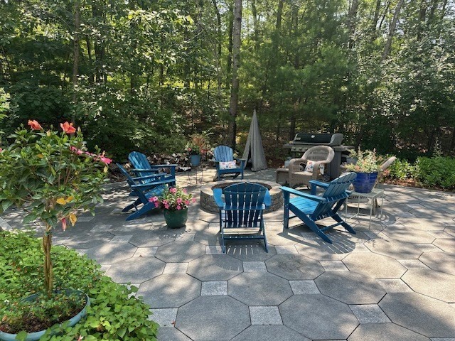 8 Rock Road