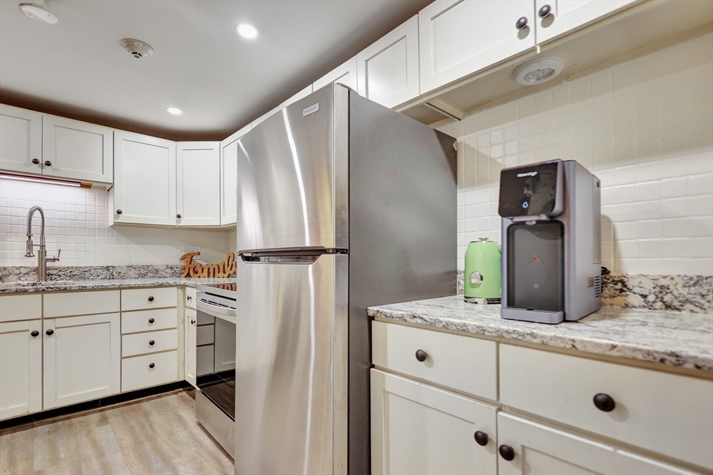 1401 Great Pond Rd 6