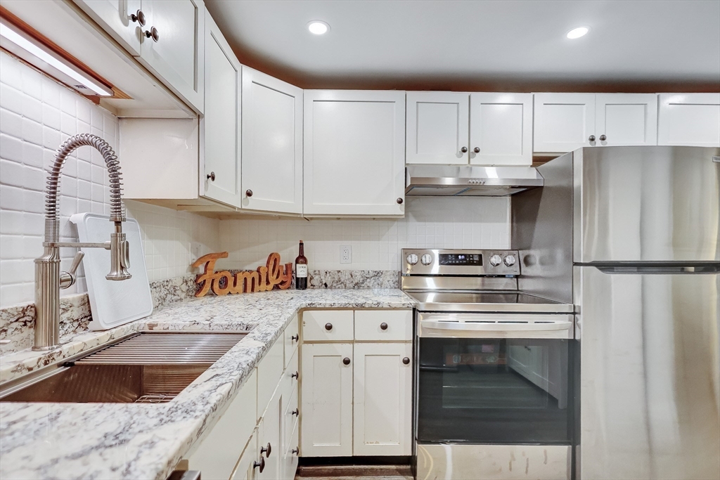1401 Great Pond Rd 6