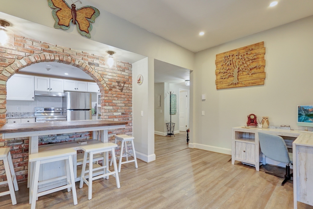 1401 Great Pond Rd 6