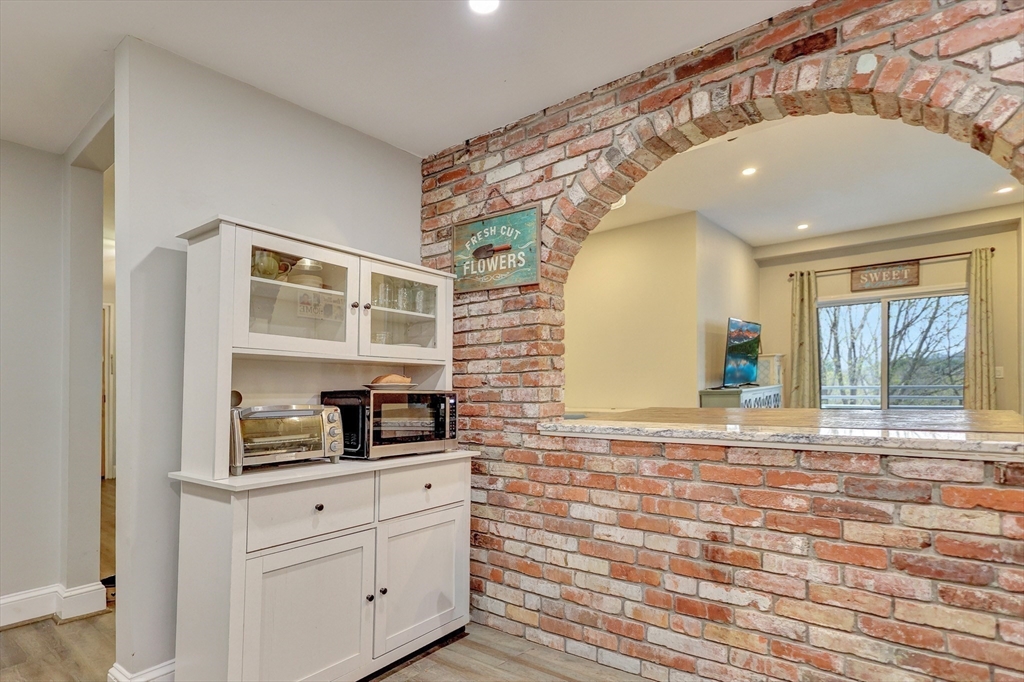 1401 Great Pond Rd 6