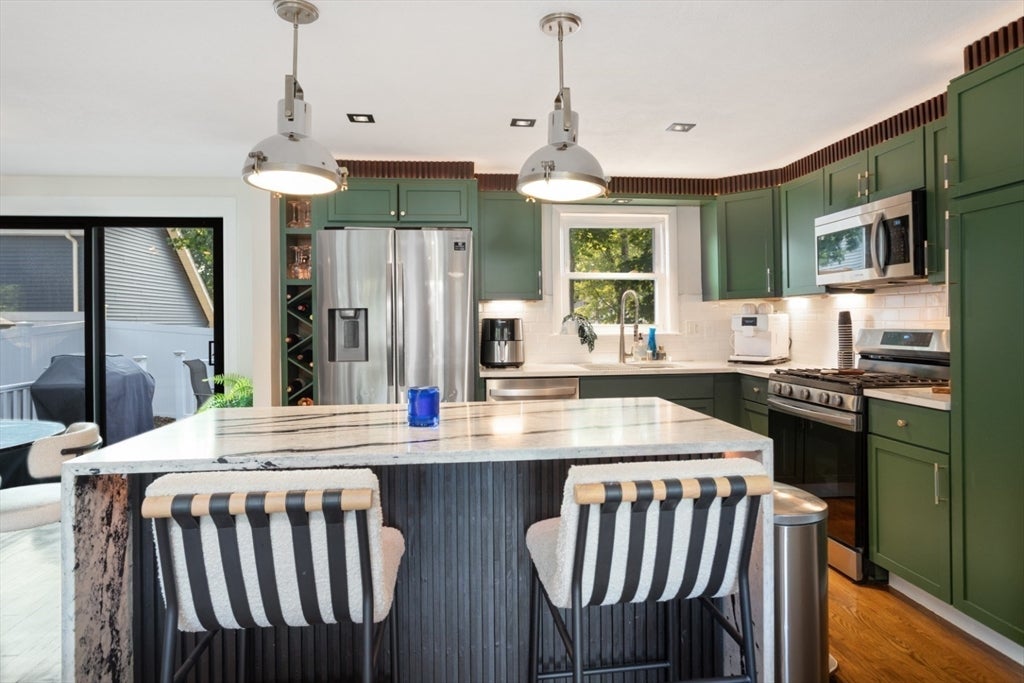 29 Clinton Ave, Saugus, MA Photo #15