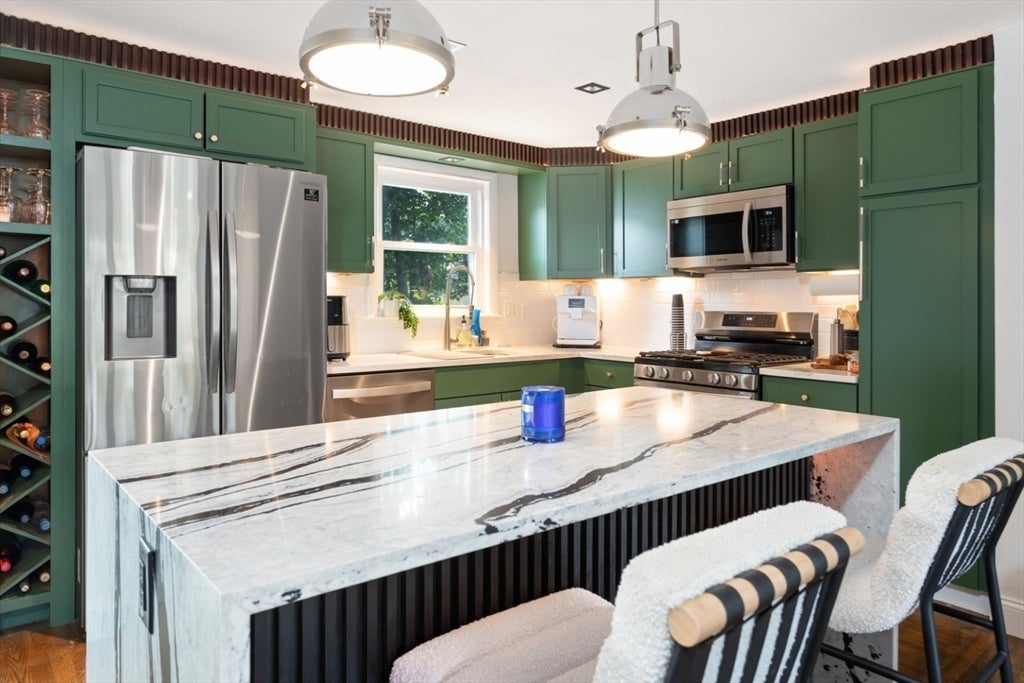 29 Clinton Ave, Saugus, MA Photo #14