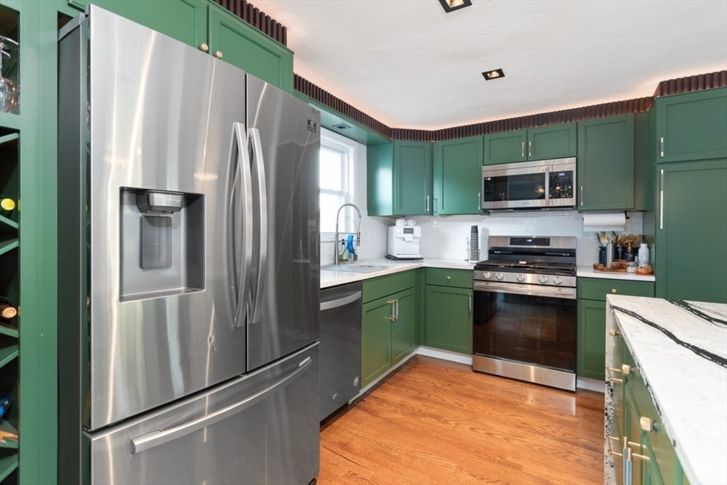 29 Clinton Ave, Saugus, MA Photo #13