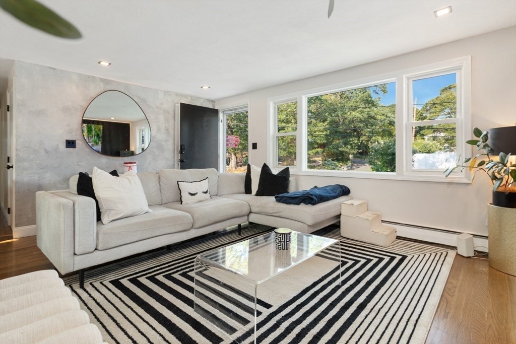 29 Clinton Ave, Saugus, MA Photo #7