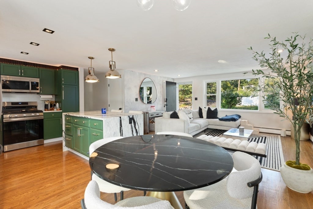 29 Clinton Ave, Saugus, MA Photo #18