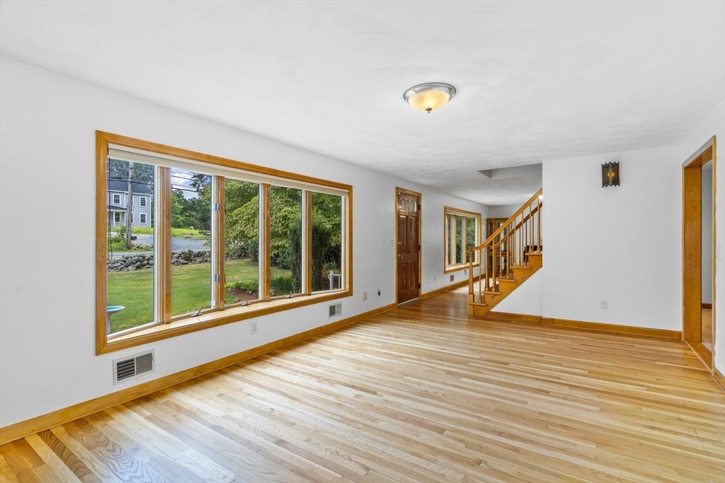 730 Lindsey St, Attleboro, MA Photo #15